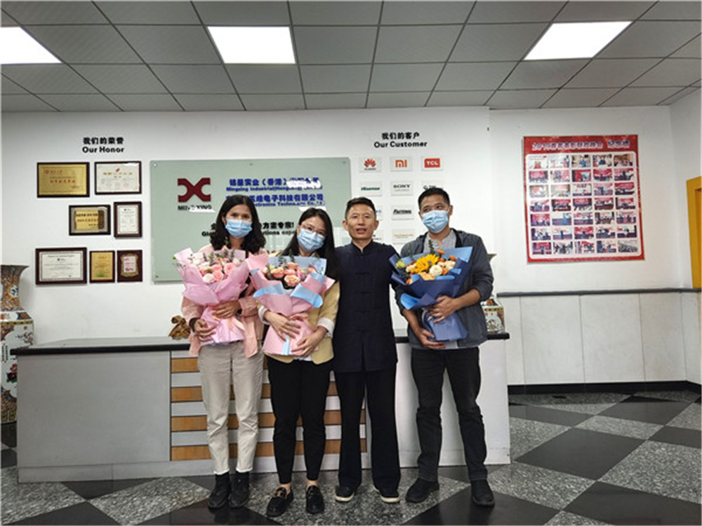 20-year-old-customers-visit-with-gratitude-12